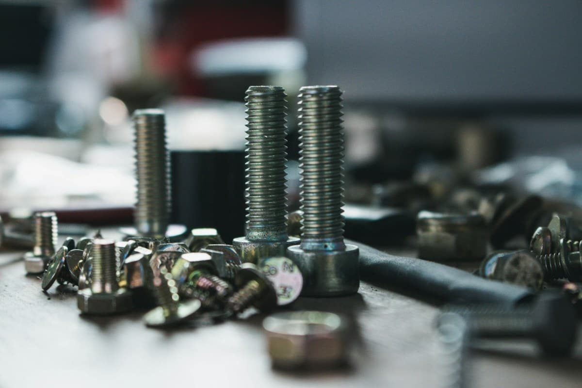 Fasteners (Nuts, Bolts & Screws)